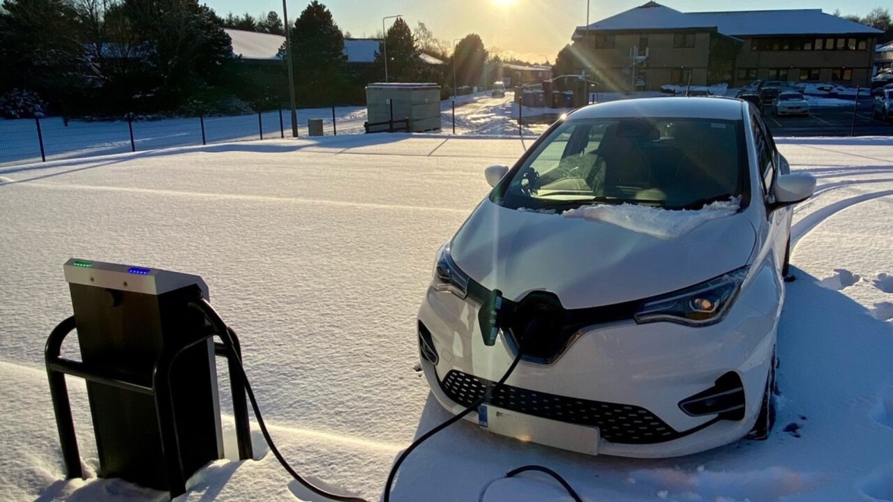 White EV charging in the snow. evclicks By Ian MacDonald - Email (2)